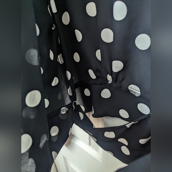 Victoria's Secret L Black & White Polka Dot Crop Wrap Blouse - Picture 5 of 8